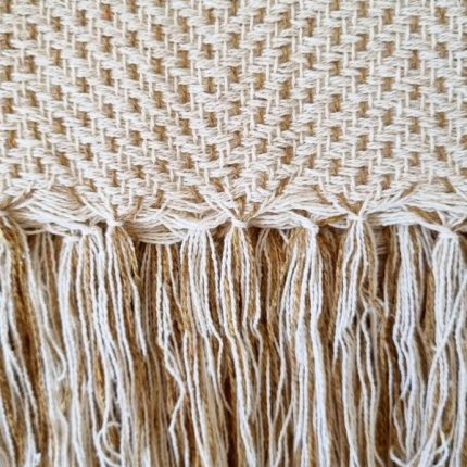 Manta de sofá decorativa artesanal bege e caramelo pontilhada de algodão