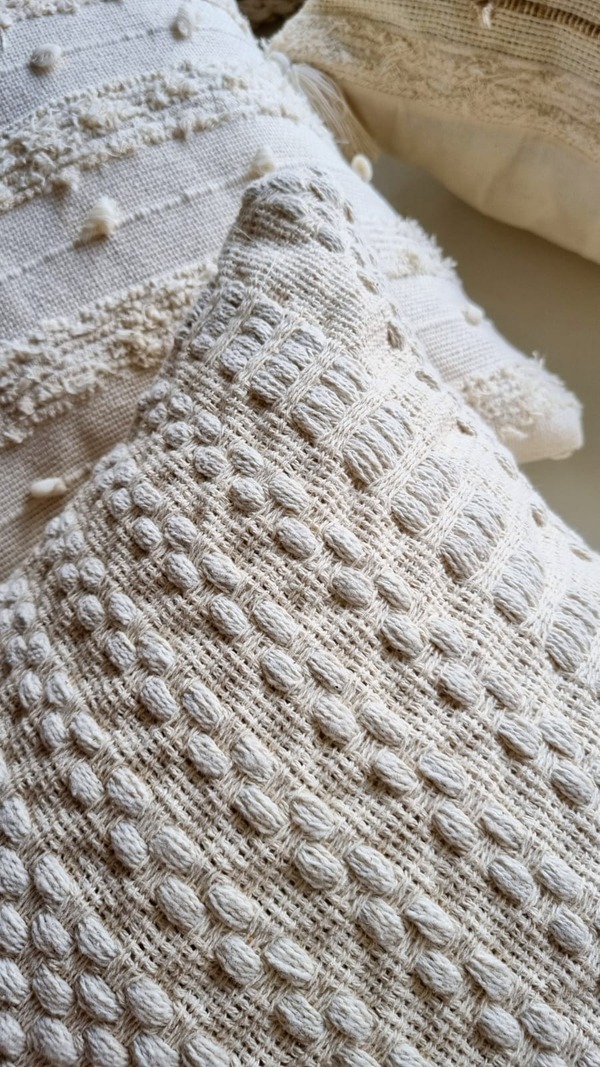 Capa de almofada cru trabalhada artesanal 45×45 150 (5)