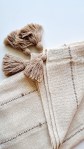 Manta de sofá decorativa artesanal bege claro com tassel de algodão BOHO