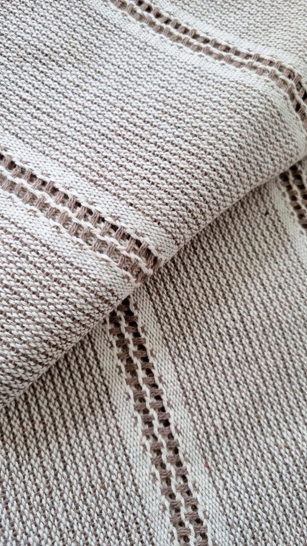 Toalha de mesa 10 lugares retangular bege vazada (1)