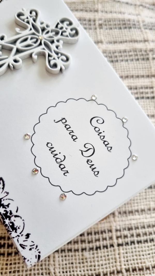 Caixa organizadora de madeira Cuidado (2)