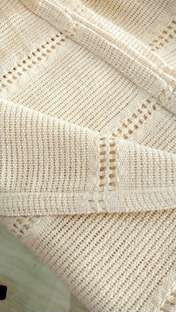 Toalha de mesa 8 lugares retangular vazada cru tecida no tear mineiro (1)