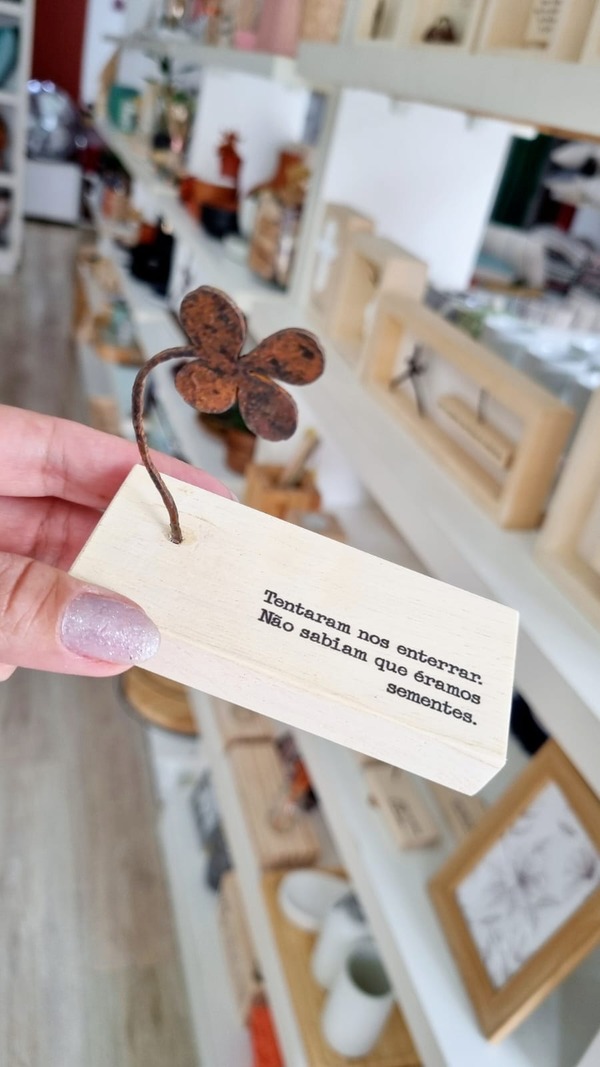 Enfeite mini escultura com frase Sementes (1)