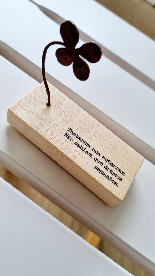 Enfeite mini escultura com frase Sementes (2)
