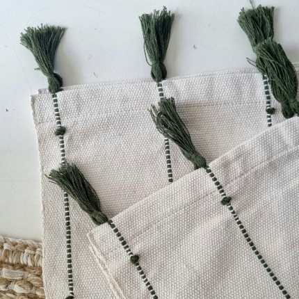 Jogo americanokit 2 lugares verde musgo com tassel BOHO artesanal no tear mineiro