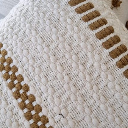 Capa de almofada decorativa bege caramelo boho com tassel artesanal 50x50