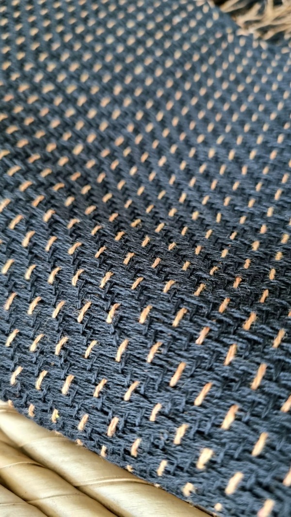 Manta preta e caramelo pontilhada 1,2×1,8 algodão tecida no tear mineiro (2)