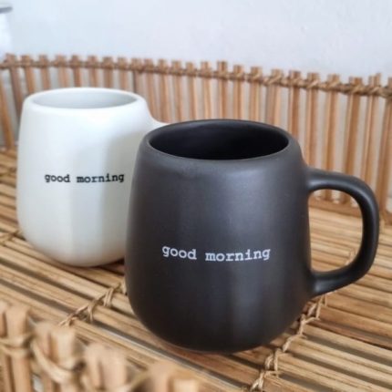 Caneca Good Morning preta de cerâmica