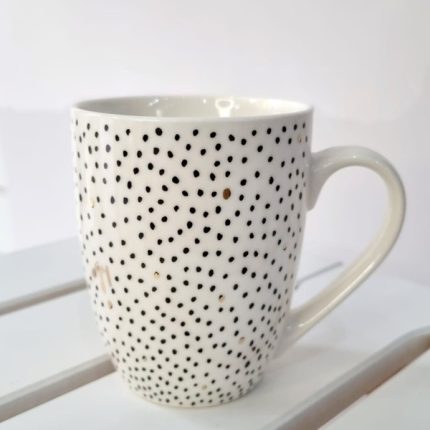 Caneca poá preta e branca Joy