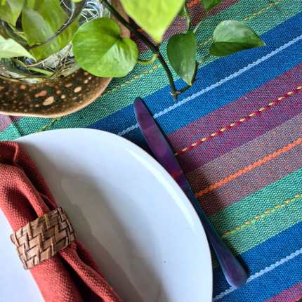 Toalha de mesa 8 lugares retangular colorida tom azul artesanal no tear mineiro