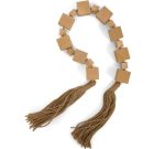 Colar de mesa decorativo cru e bege quadrados em madeira e fibra