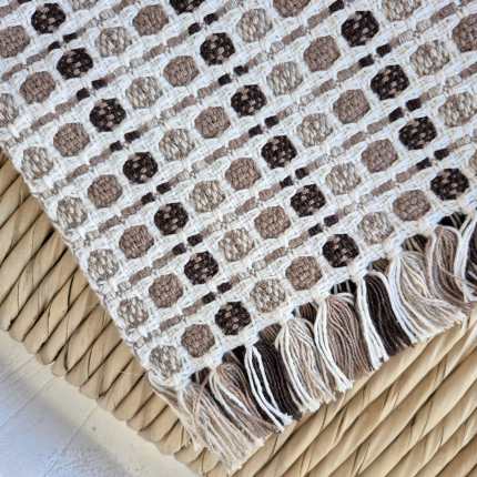 Tapetinho bege e cru dupla face de algodão artesanal